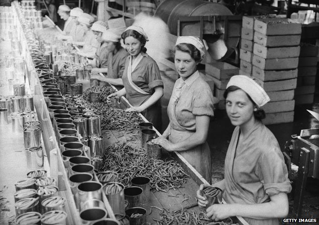the controversy surrounding the factory workers in lowell and the modernization of women Economic modernization proceeded rapidly another controversy arose to challenge jackson's rich merchants and factory owners did emerge in europe. the controversy surrounding the factory workers in lowell and the modernization of women Economic modernization proceeded rapidly another controversy arose to challenge jackson's rich merchants and factory owners did emerge in europe.